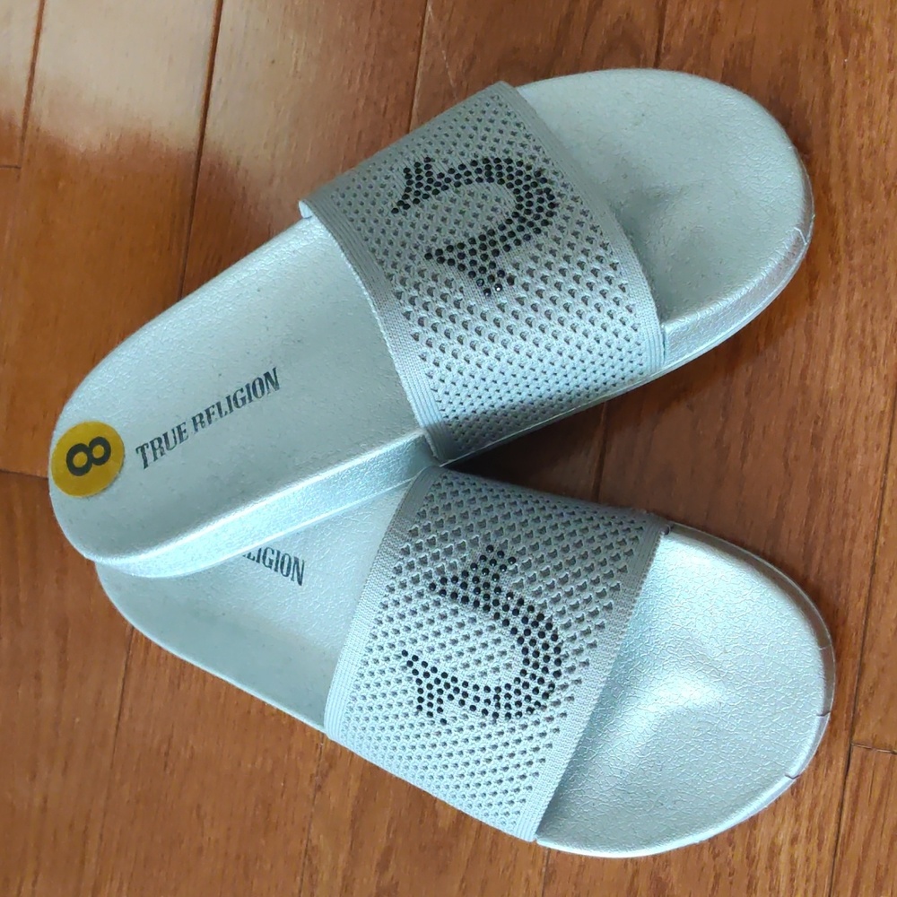 True Religion women's flip flops - Picture 1 of 6